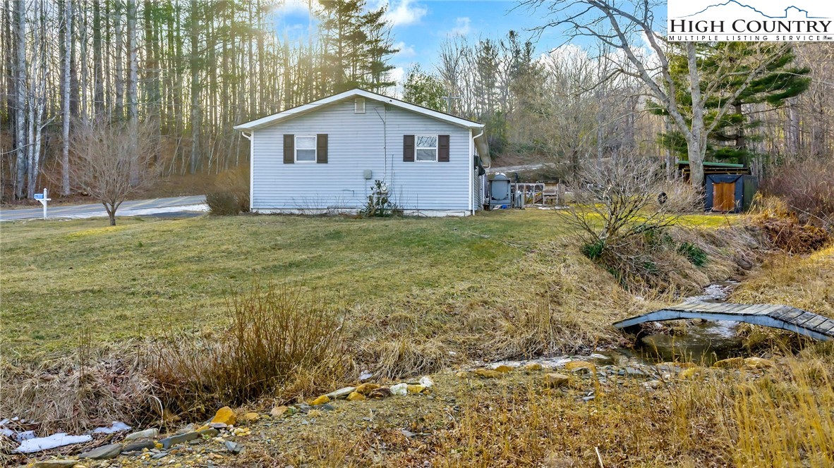 1653 Black Bear Inn Road West Jefferson, NC 28694 - Photo 24 of 31