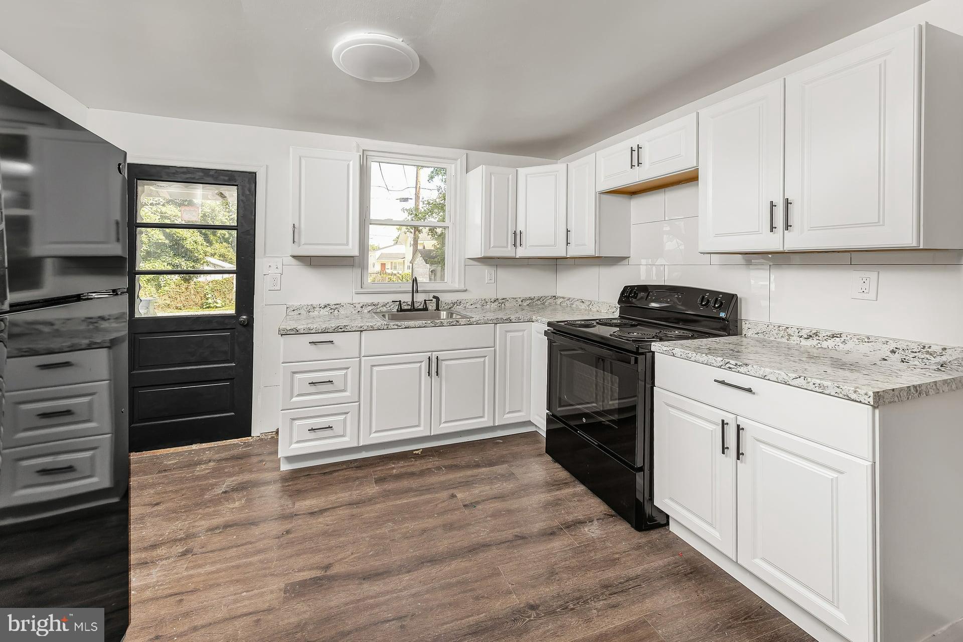 277 Jefferson Street Carneys Point, NJ 08069 - Photo 7 of 11