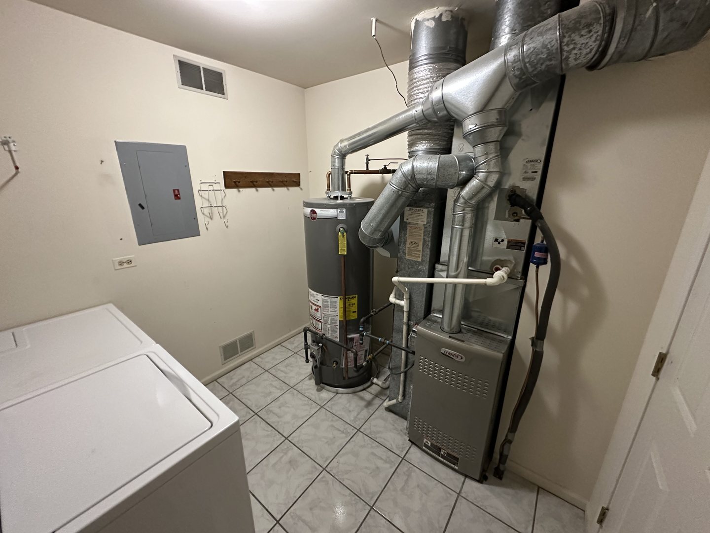 802 Butternut Lane, Unit C Mount Prospect, IL 60056 - Photo 14 of 15 a view of water heater room