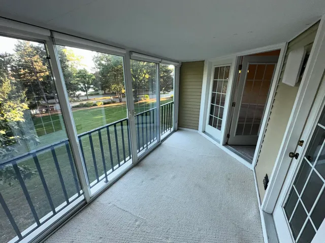 $304,900 | 802 Butternut Lane, Unit C, Mount Prospect, IL 60056