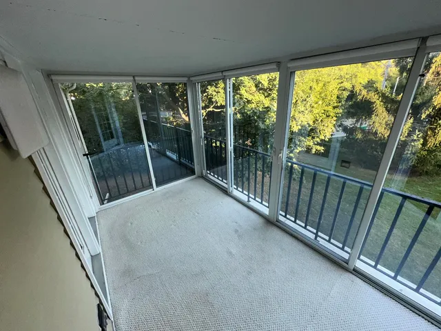 $304,900 | 802 Butternut Lane, Unit C, Mount Prospect, IL 60056