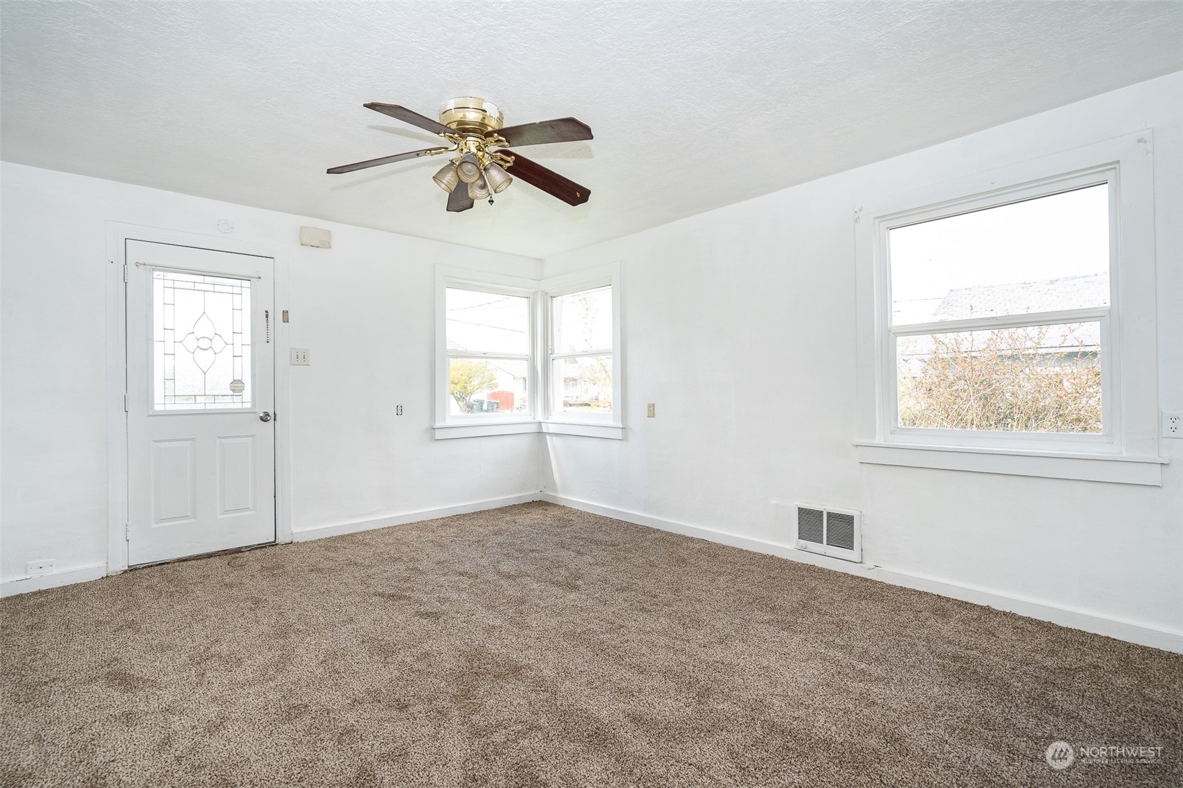 680 Southwest William Avenue Chehalis, WA 98532 - Photo 9 of 27 Gallery Image 9