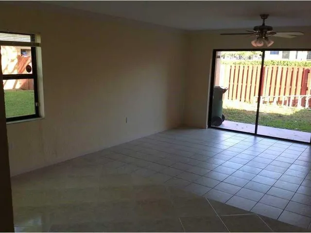 $2,800 | 10527 Northwest 8th Street, Unit 10527, Pembroke Pines, FL 33026