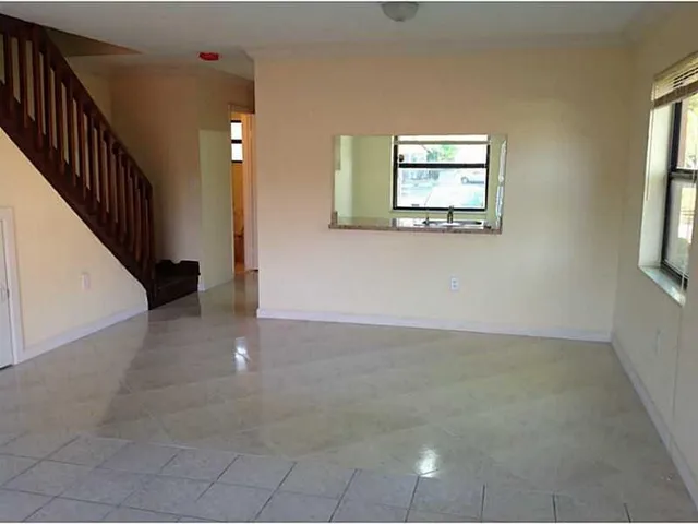 $2,800 | 10527 Northwest 8th Street, Unit 10527, Pembroke Pines, FL 33026