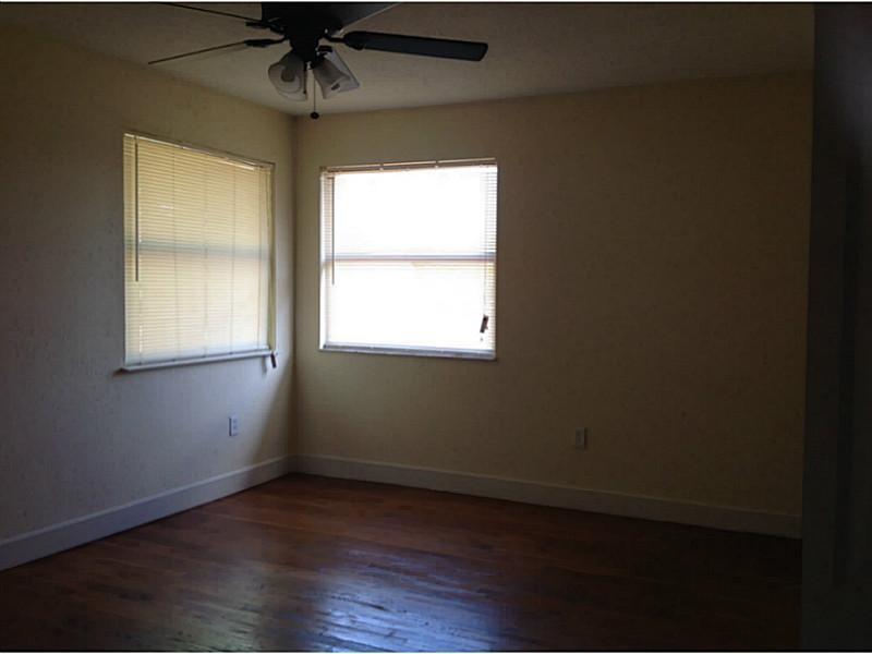 10527 Northwest 8th Street, Unit 10527 Pembroke Pines, FL 33026 - Photo 6 of 16