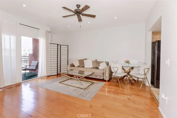 $490,000 | 11124 Burbank Boulevard, Unit 101, North Hollywood, CA 91601