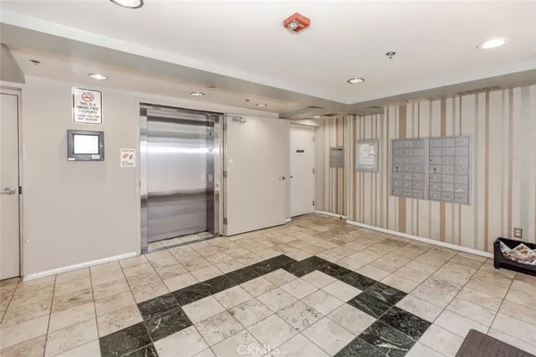 $490,000 | 11124 Burbank Boulevard, Unit 101, North Hollywood, CA 91601