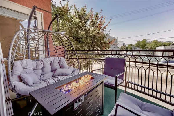 $490,000 | 11124 Burbank Boulevard, Unit 101, North Hollywood, CA 91601