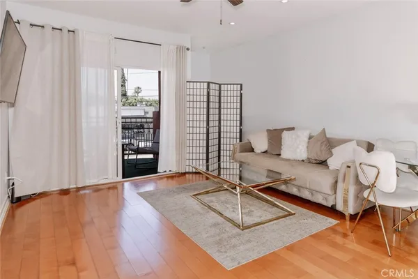 $490,000 | 11124 Burbank Boulevard, Unit 101, North Hollywood, CA 91601