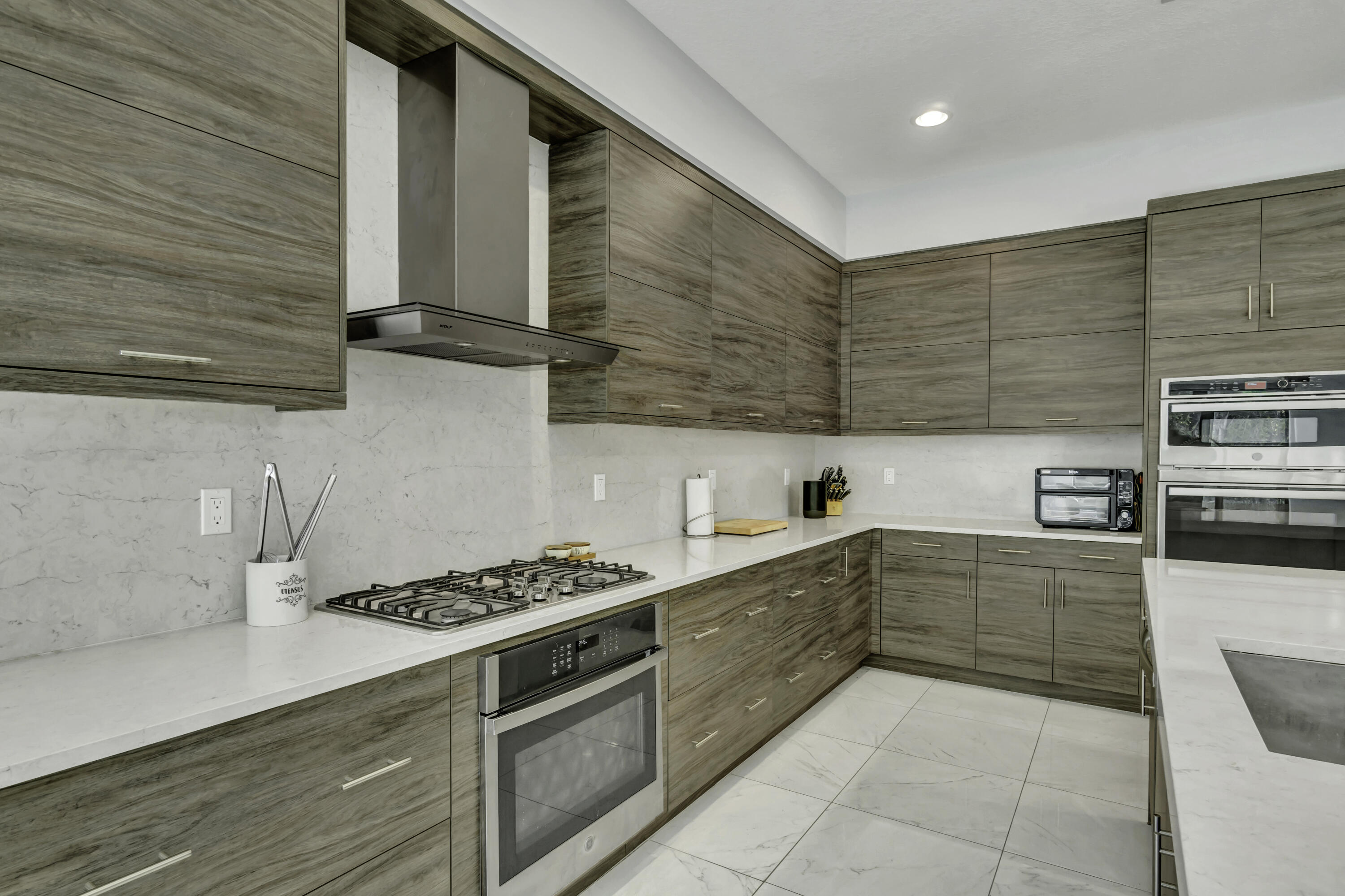 17081 Five Waters Avenue Boca Raton, FL 33496 - Photo 34 of 109 17081 Five Waters Ave Interior (14)