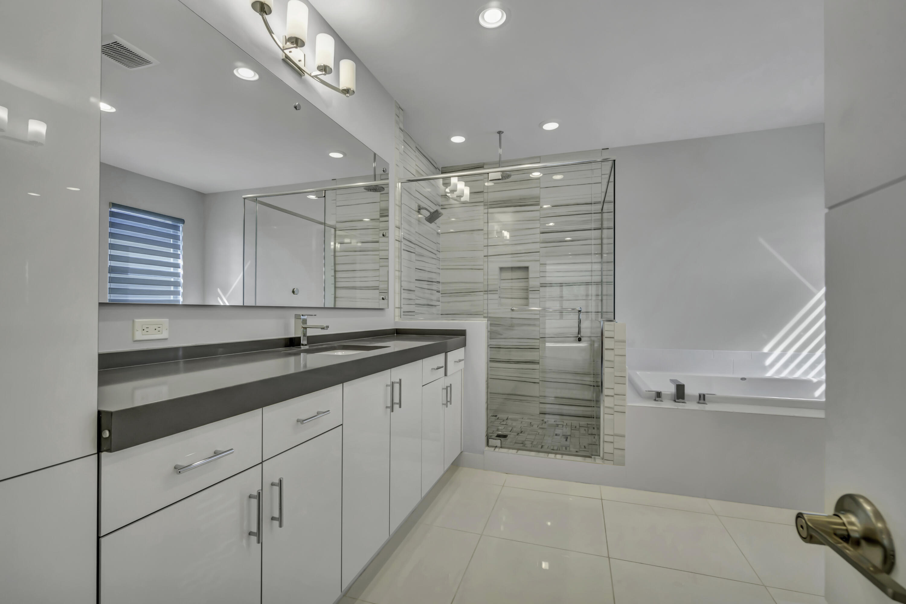 17081 Five Waters Avenue Boca Raton, FL 33496 - Photo 56 of 109 17081 Five Waters Ave Interior (34)
