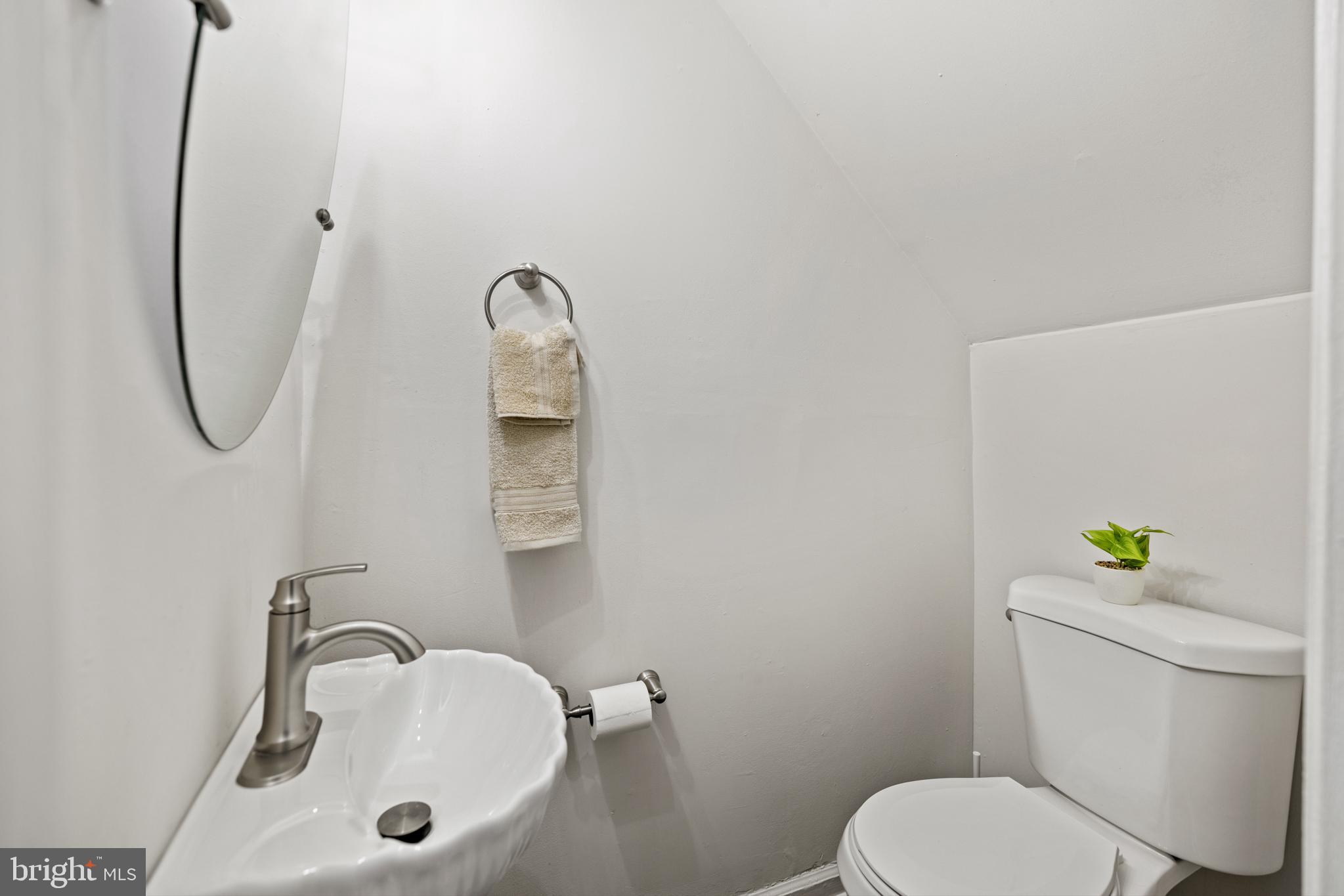 1003 Roffman Road Fredericksburg, VA 22401 - Photo 6 of 25 Half Bathroom