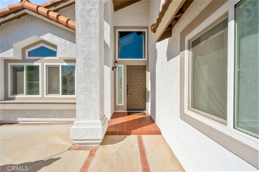 40219 Donomore Court Temecula, CA 92591 - Photo 5 of 63 a view of a house with a door and a window