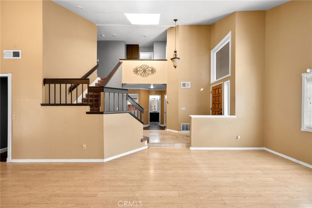 40219 Donomore Court Temecula, CA 92591 - Photo 10 of 63 a view of entryway and kitchen