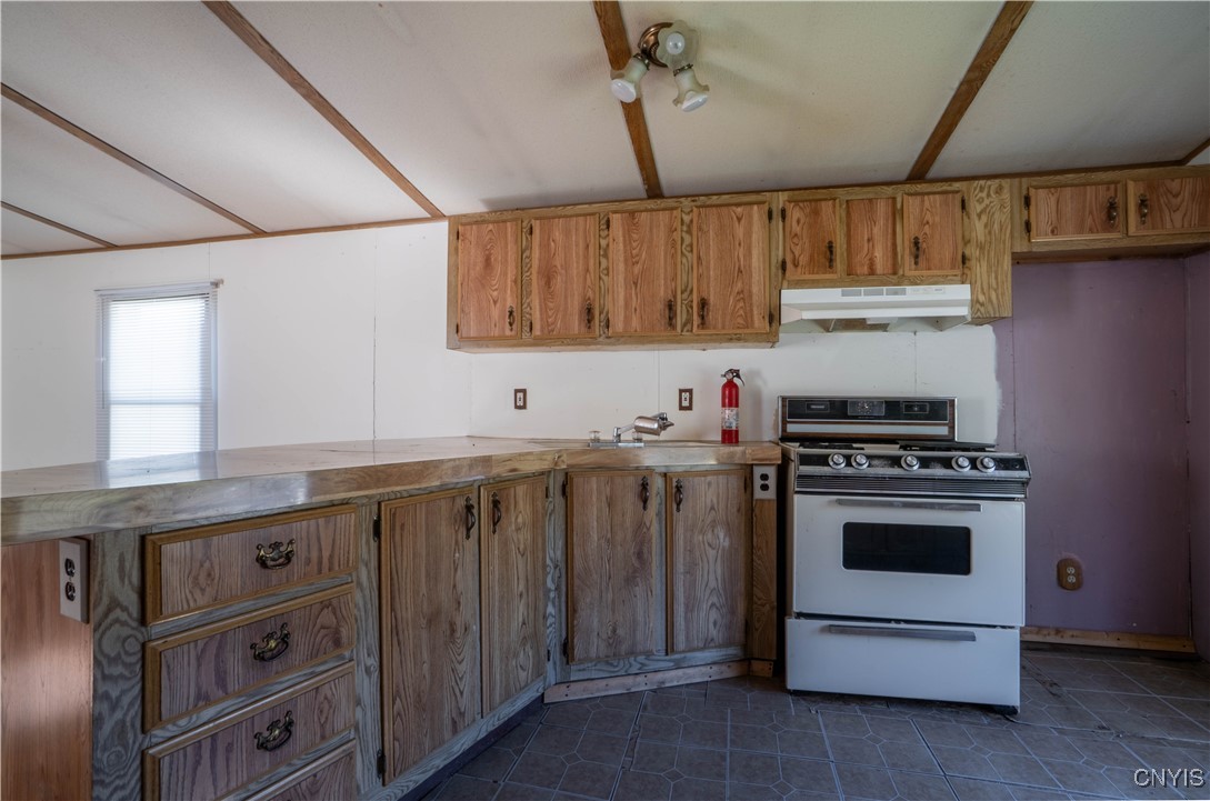 112 Mountain View Lane German Flatts, NY 13407 - Photo 4 of 21