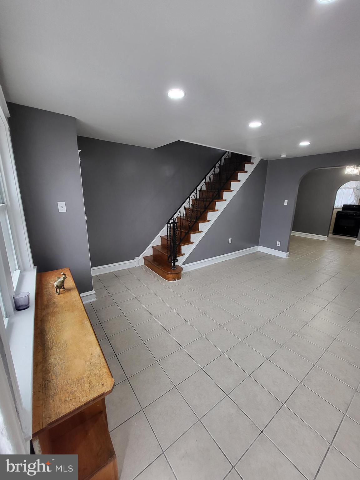 7103 Seaford Road Upper Darby, PA 19082 - Photo 5 of 40