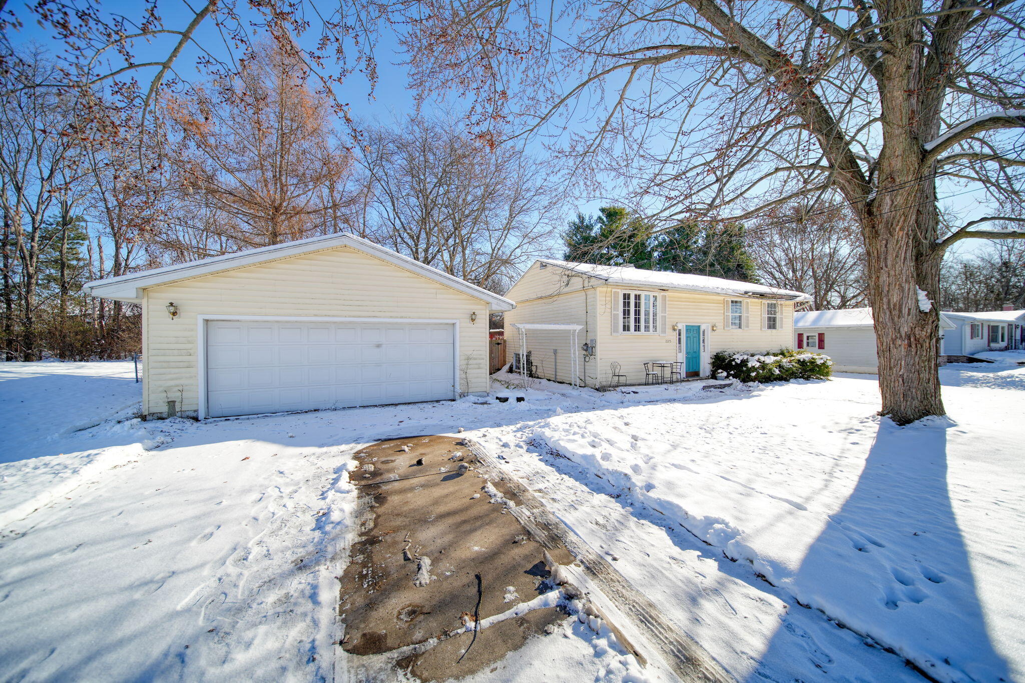 2375 Windemere Drive Jackson, MI 49202 - Photo 2 of 39 1-web-or-mls-DSC07204_HDR