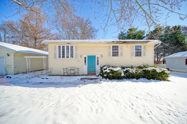 $199,900 | 2375 Windemere Drive, Jackson, MI 49202