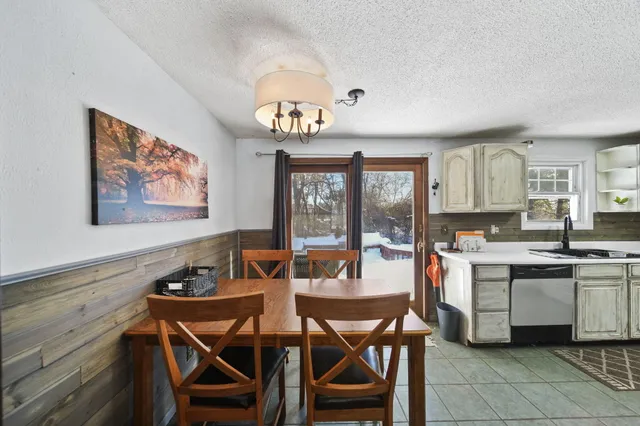 $199,900 | 2375 Windemere Drive, Jackson, MI 49202