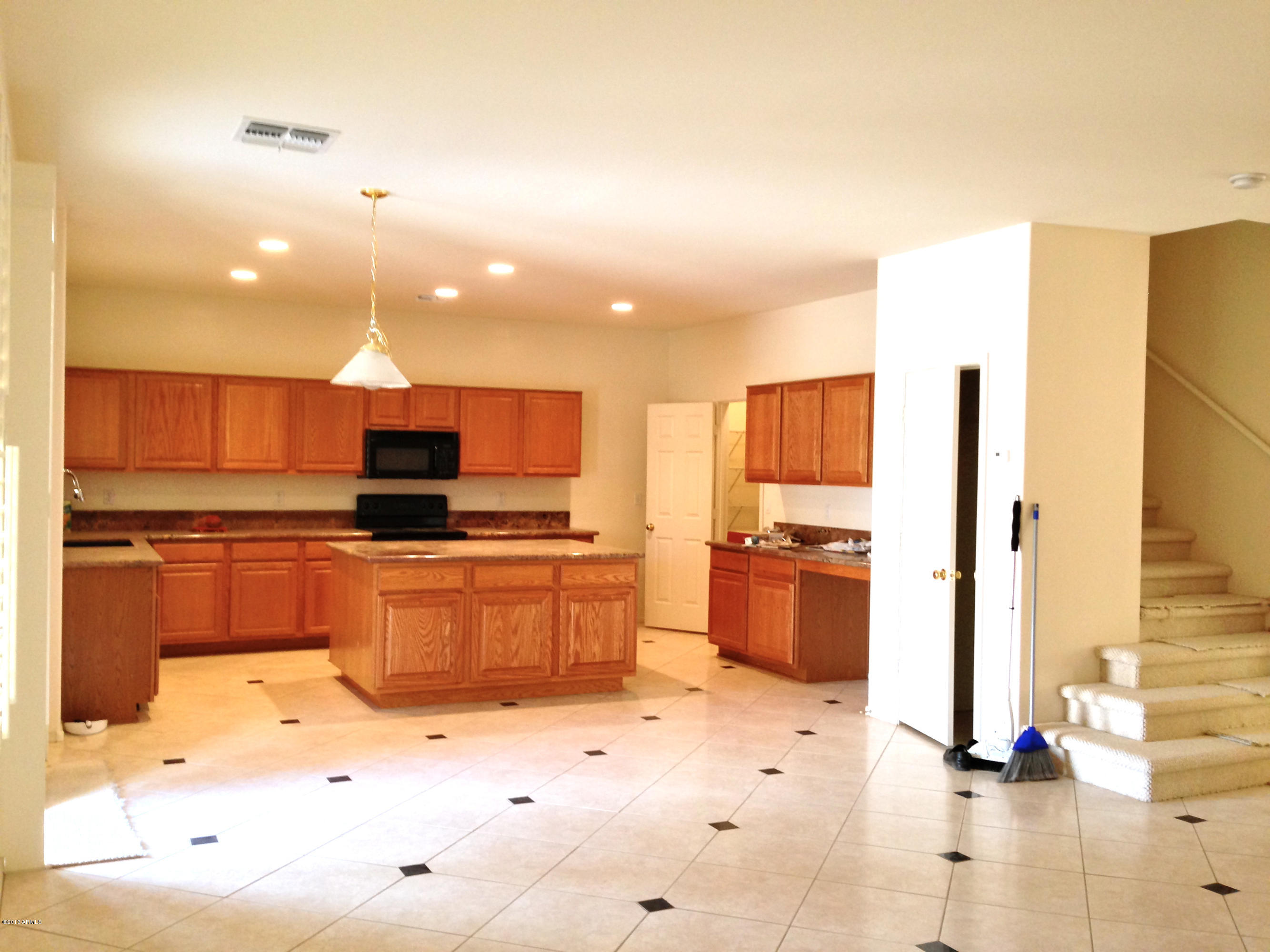 2914 West Maldonado Road Phoenix, AZ 85041 - Photo 2 of 14 kitchen