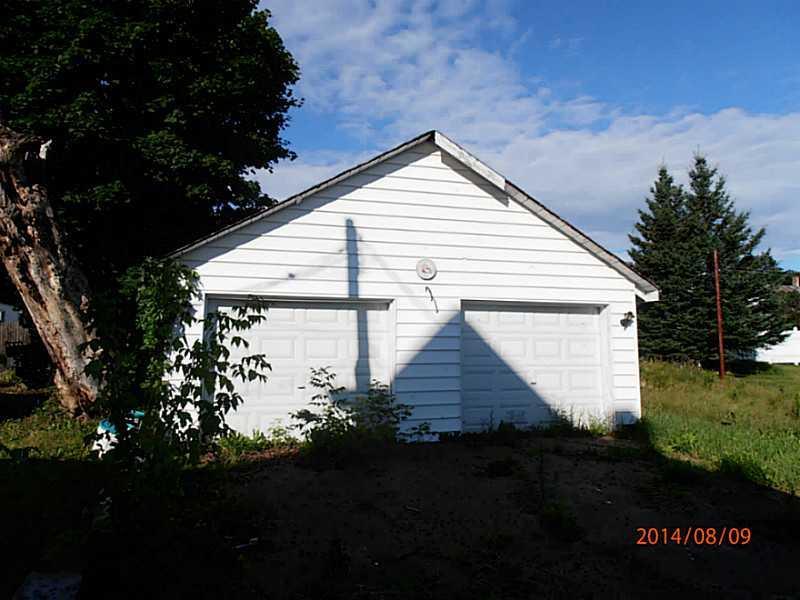 128 Oxford Street Millinocket, ME 04462 - Photo 18 of 20 Garage.
