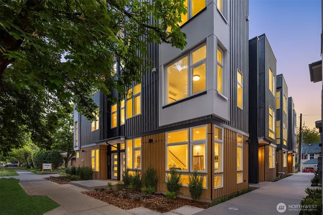 $995,950 | 1733 17th Avenue, Seattle, WA 98122