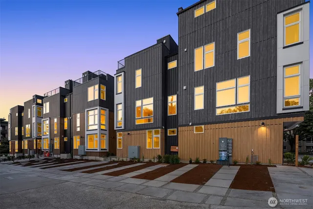 $995,950 | 1733 17th Avenue, Seattle, WA 98122