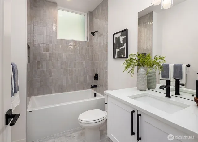 $995,950 | 1733 17th Avenue, Seattle, WA 98122