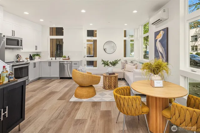 $995,950 | 1733 17th Avenue, Seattle, WA 98122