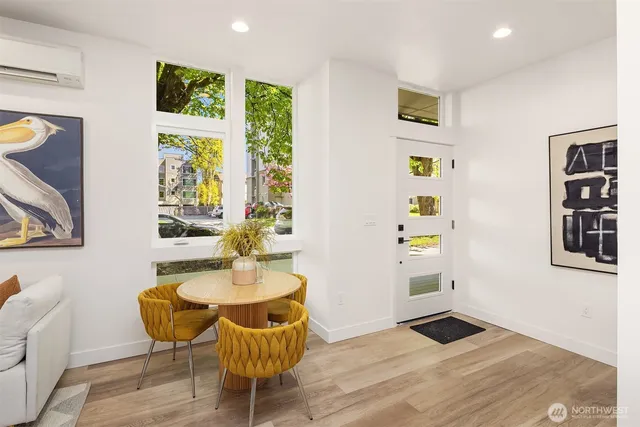 $995,950 | 1733 17th Avenue, Seattle, WA 98122