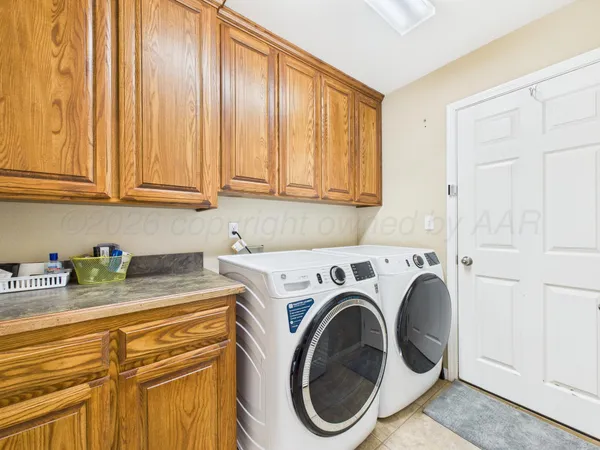 a view of parking area