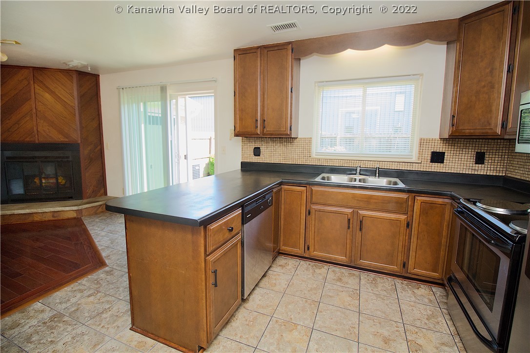 36 Teays Point Winfield, WV 25213 - Photo 11 of 32 Gallery Image 11