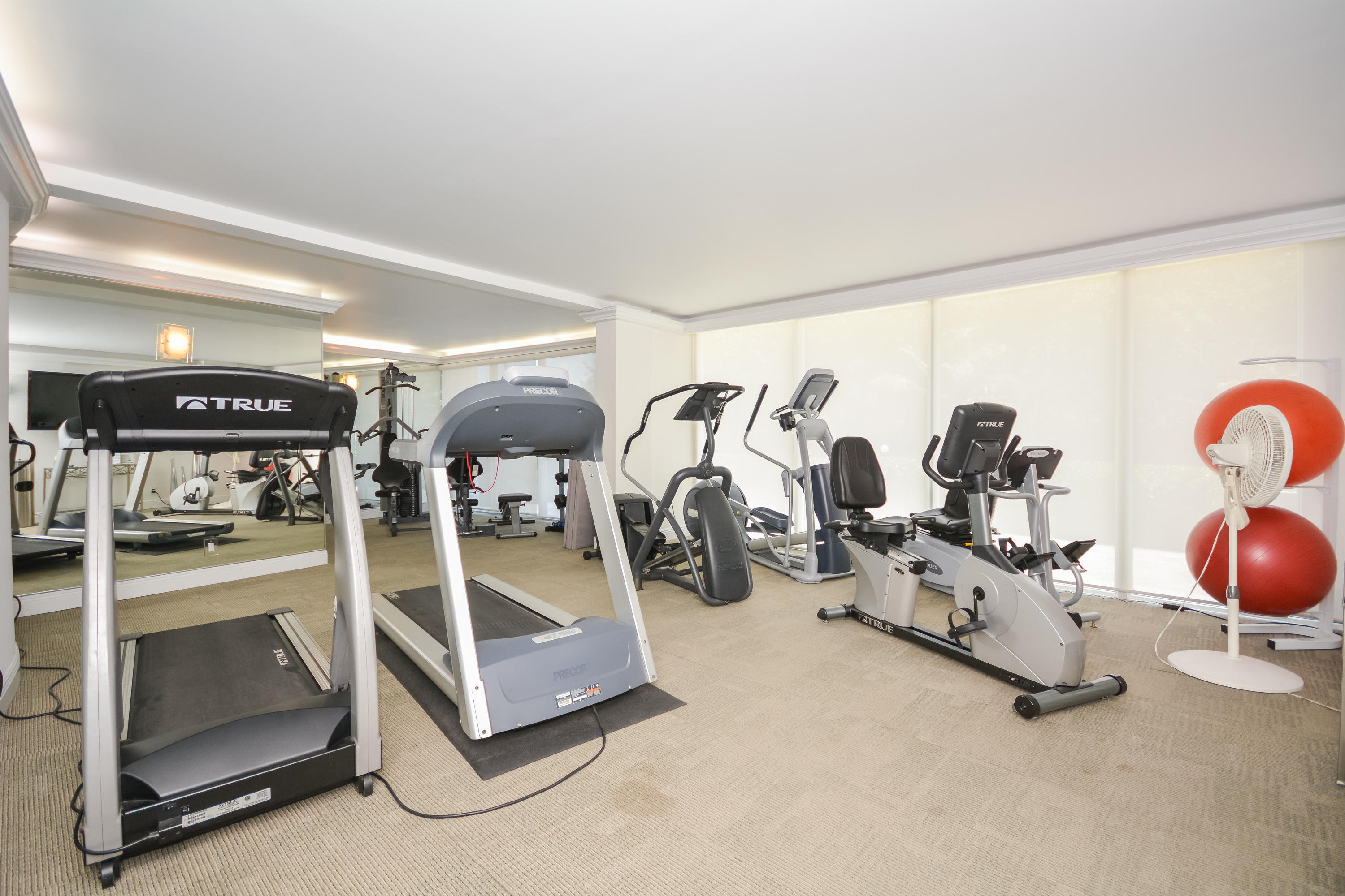 2780 South Ocean Boulevard, Unit 306 Palm Beach, FL 33480 - Photo 33 of 37 a view of a room with gym equipment