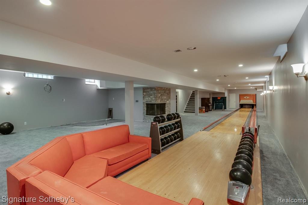 4840 Stoneleigh Road Bloomfield Hills, MI 48302 - Photo 34 of 41