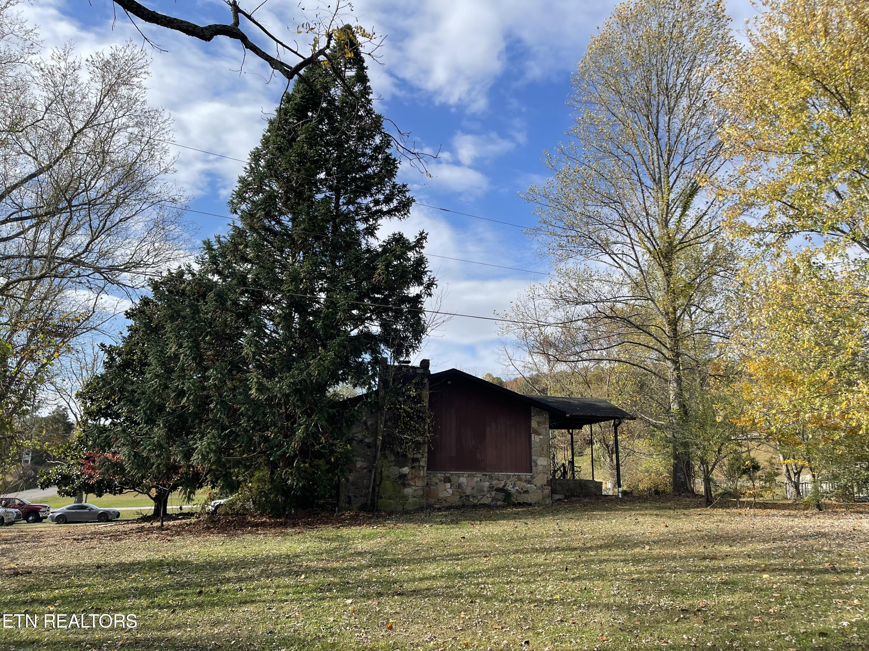 138 Peach Orchard Road Clinton, TN 37716 - Photo 34 of 43 B77B94F9-2B9B-4CB5-A13C-F387821D14A7