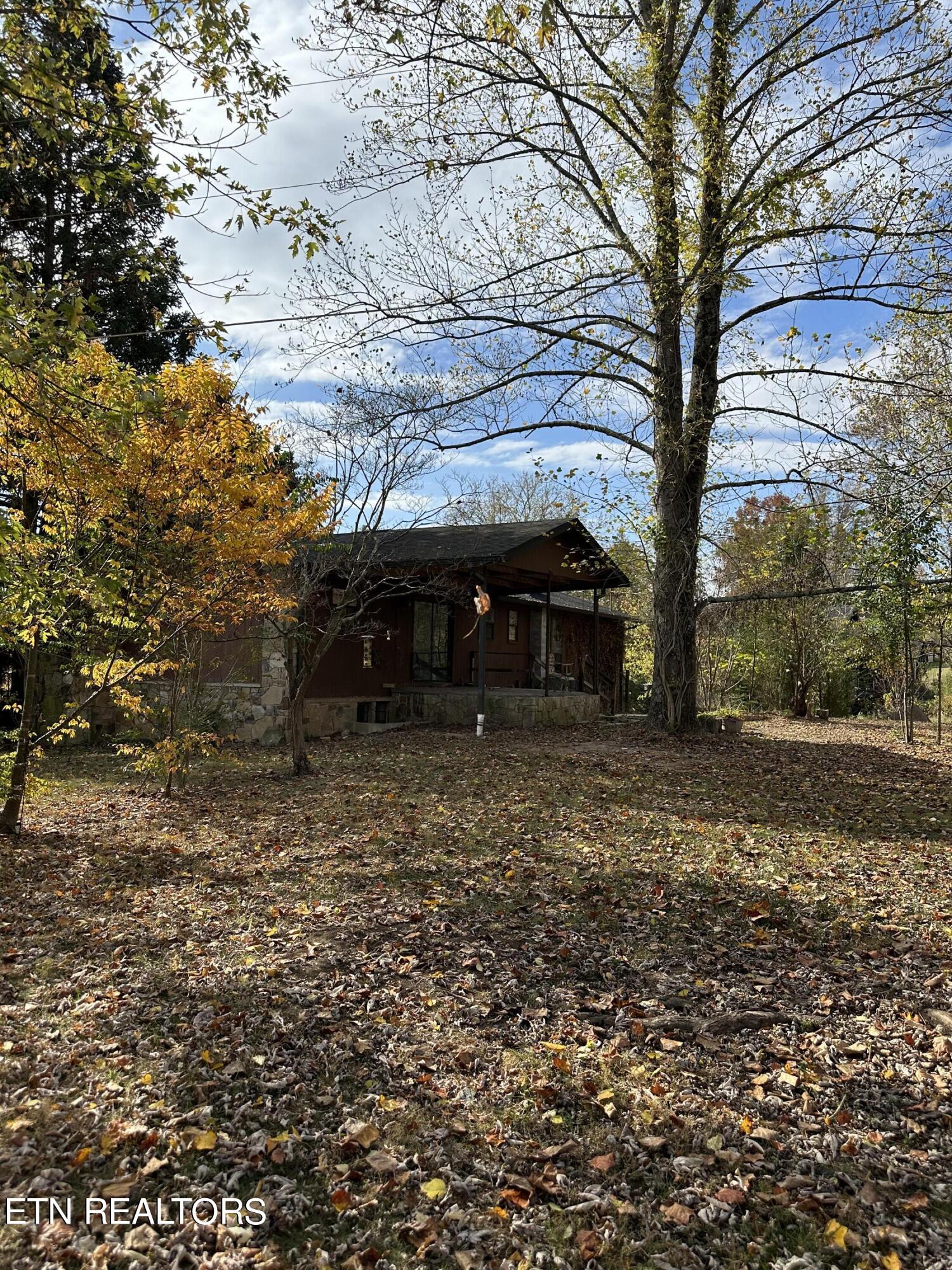 138 Peach Orchard Road Clinton, TN 37716 - Photo 37 of 43 2E4B1765-2D7B-4CA4-92C1-9E3962EC29B4