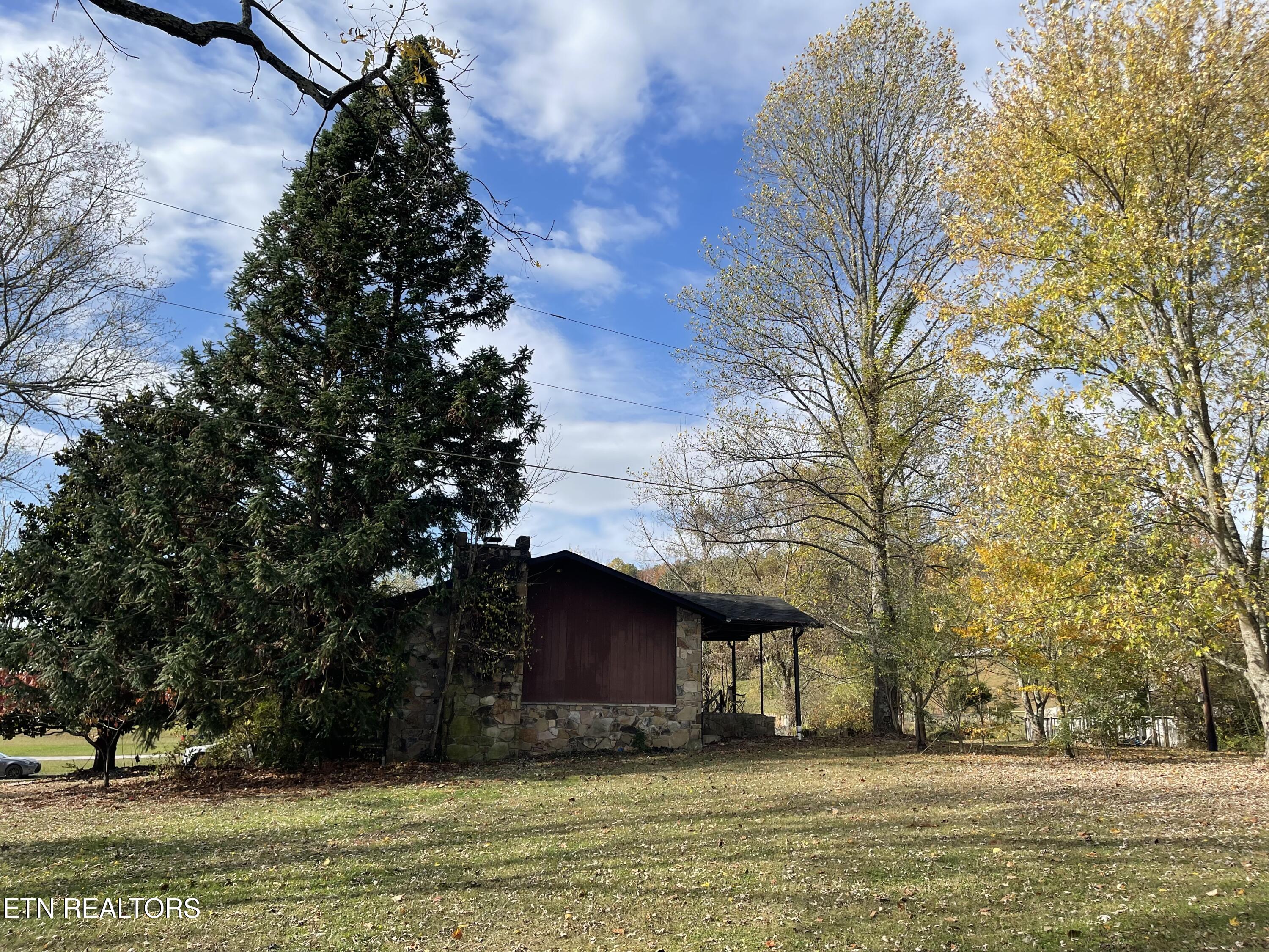 138 Peach Orchard Road Clinton, TN 37716 - Photo 43 of 43 049A0043-3F91-4EFA-8139-692804D642BF