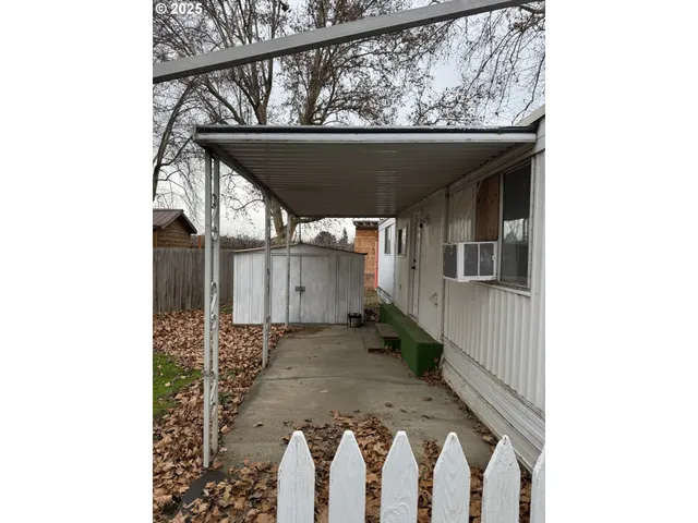 $30,000 | 53752 Appleton Road, Unit 61, Milton Freewater, OR 97862