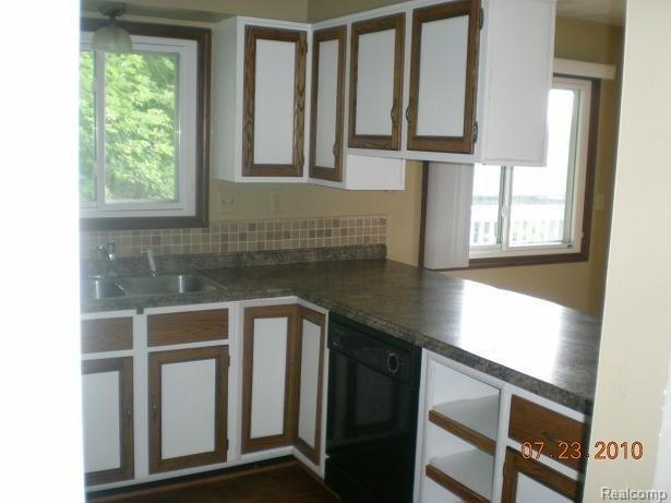 6267 Bemis Road Ypsilanti, MI 48197 - Photo 5 of 15 Kitchen 2