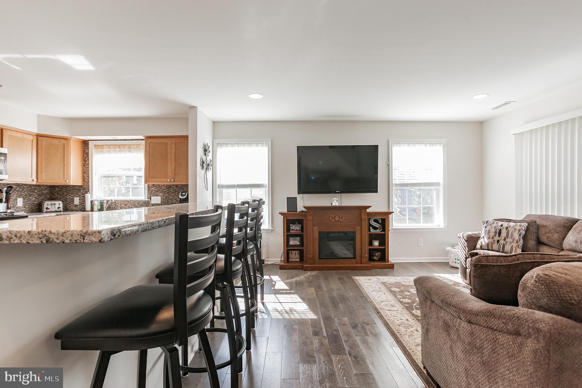 532 Winding Road Lansdale, PA 19446 - Photo 14 of 30 Kitchen Bar Looking into Living Room