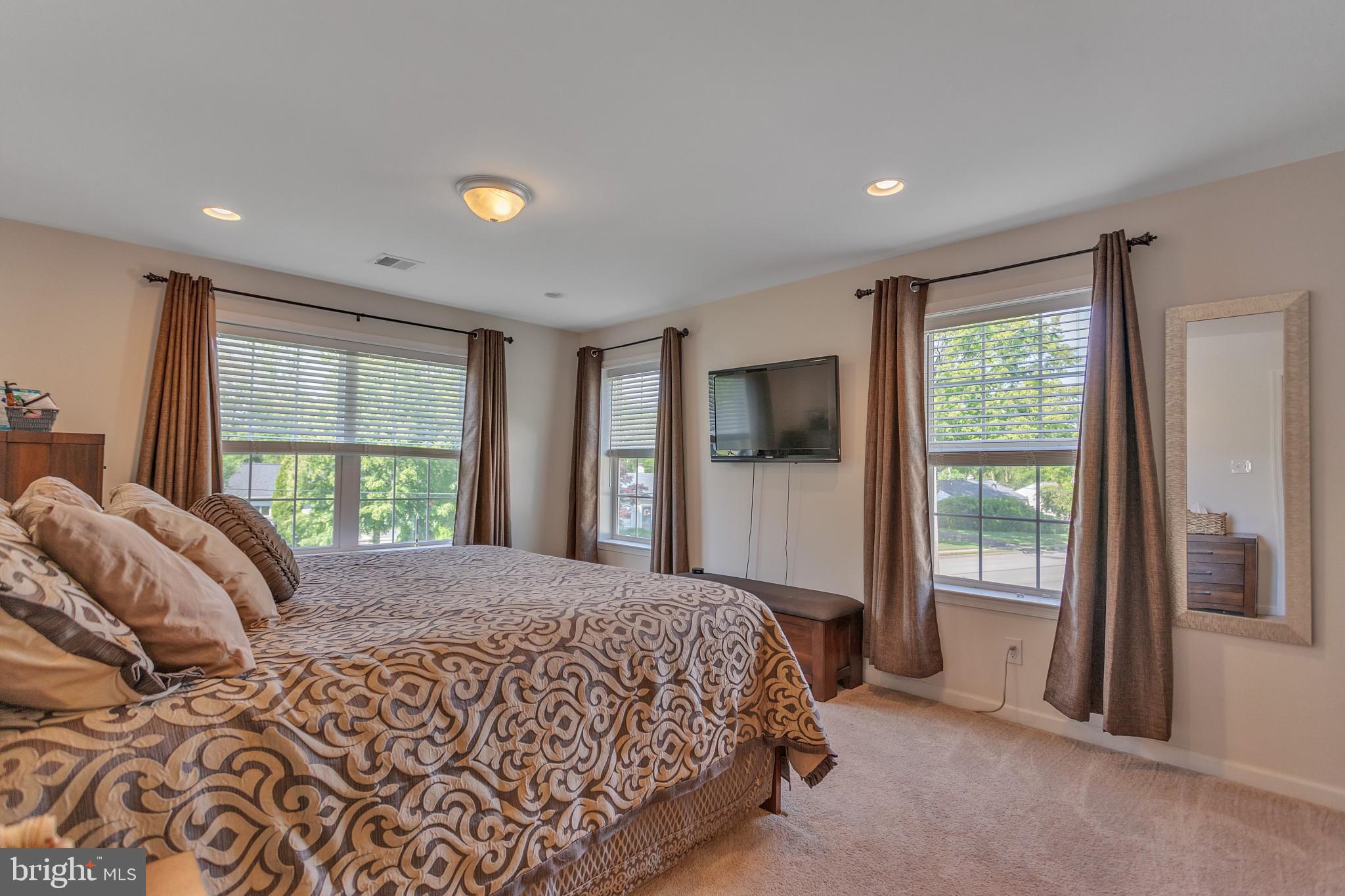 532 Winding Road Lansdale, PA 19446 - Photo 19 of 30 Primary Bedroom