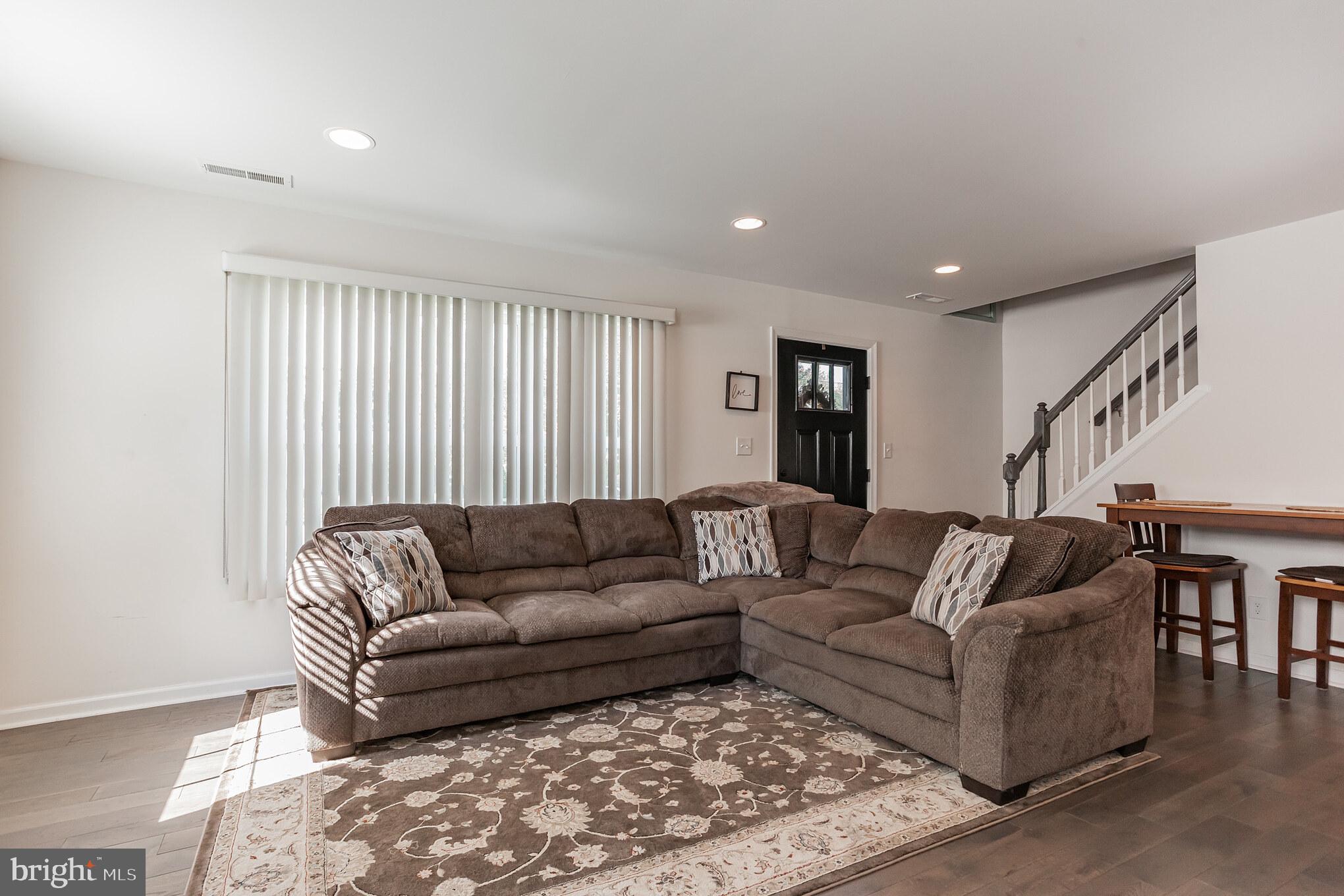 532 Winding Road Lansdale, PA 19446 - Photo 3 of 30 Living Room