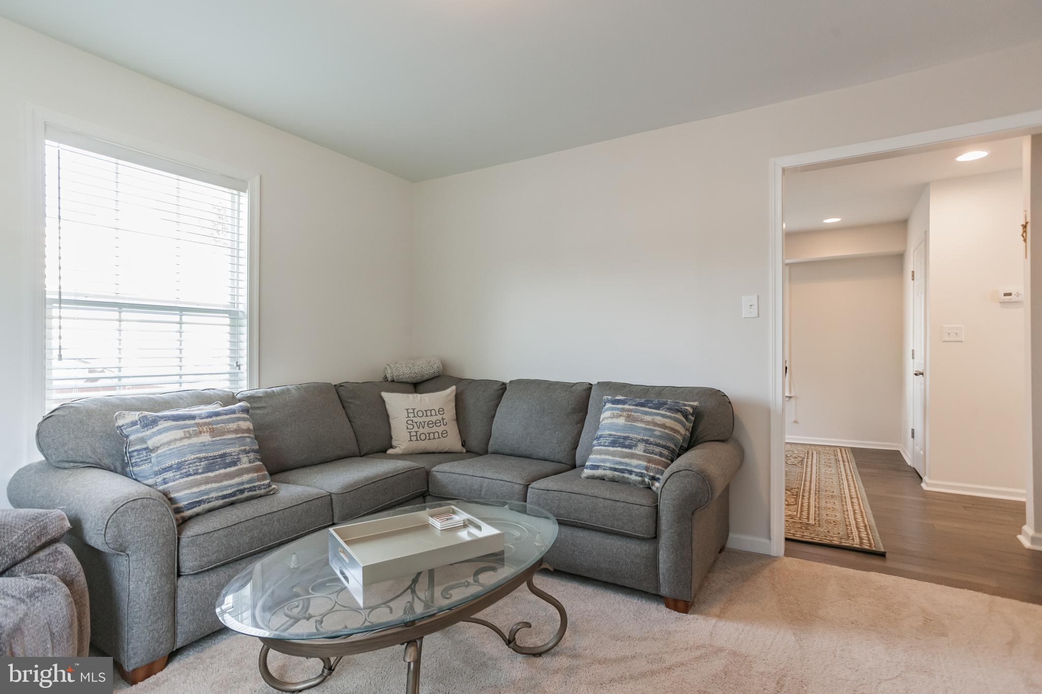 532 Winding Road Lansdale, PA 19446 - Photo 5 of 30 Living Room