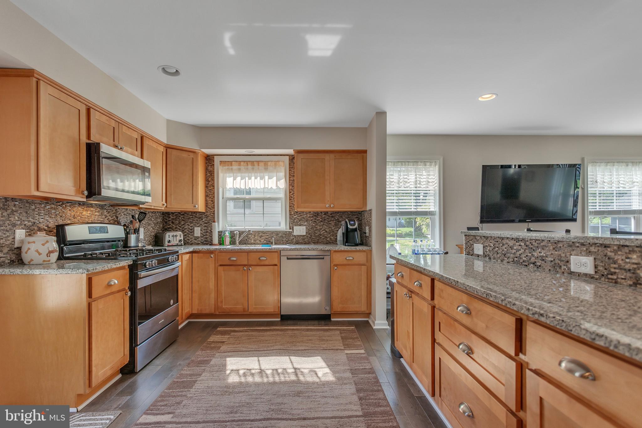 532 Winding Road Lansdale, PA 19446 - Photo 6 of 30 Kitchen