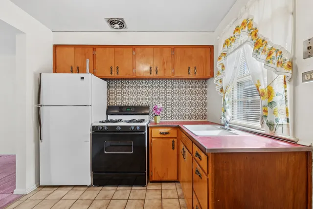 $300,000 | 11900 Ann Street, Blue Island, IL 60406