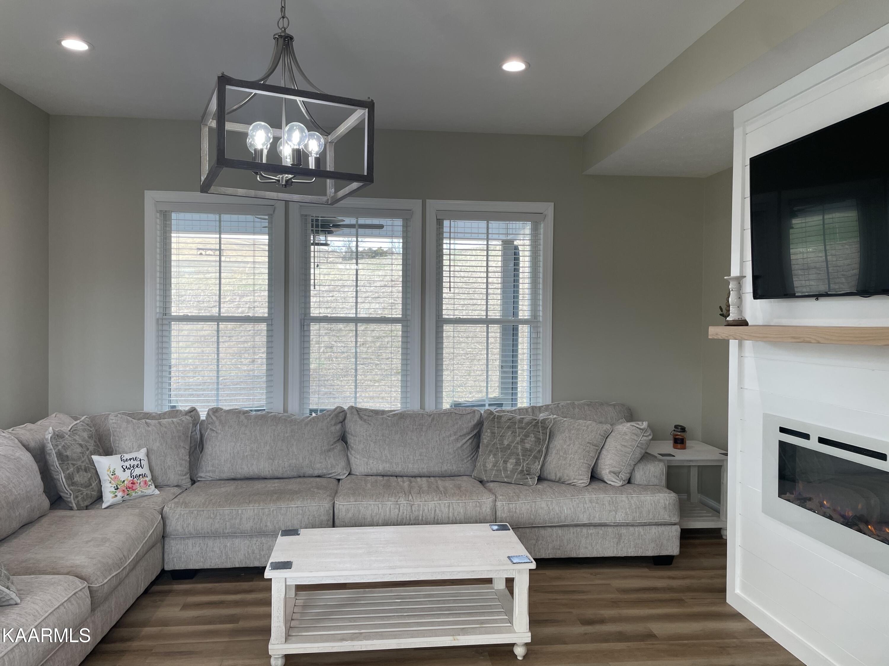 272 B L Cantwell Road Rutledge, TN 37861 - Photo 8 of 38 living room