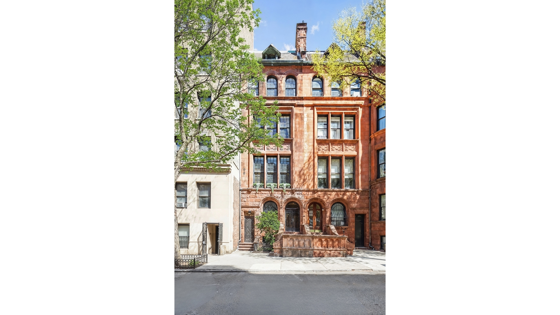 321 West 77th Street Manhattan, NY 10024 - Photo 1 of 12 a building outdoor space with windows