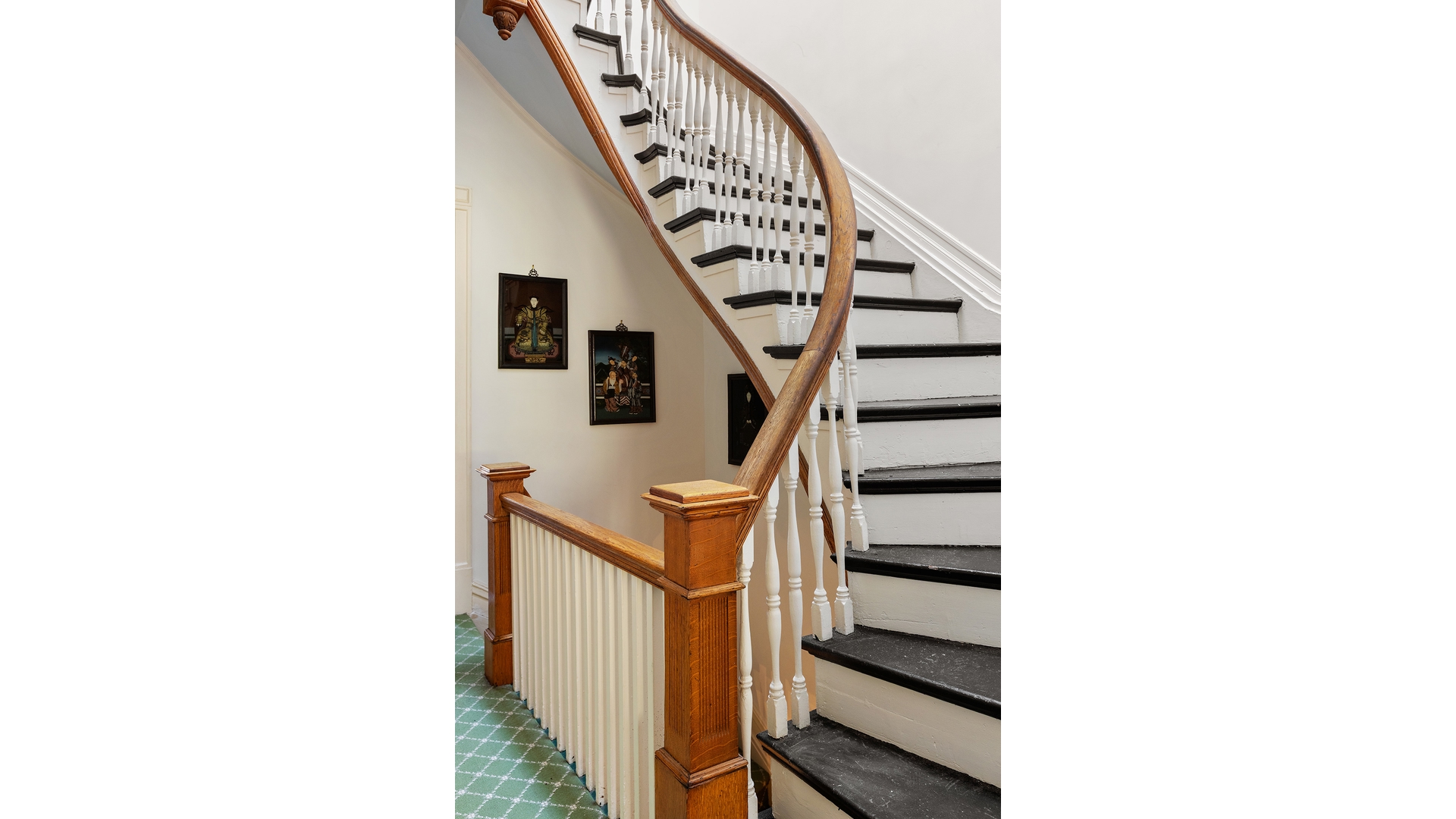 321 West 77th Street Manhattan, NY 10024 - Photo 8 of 12 a view of entryway