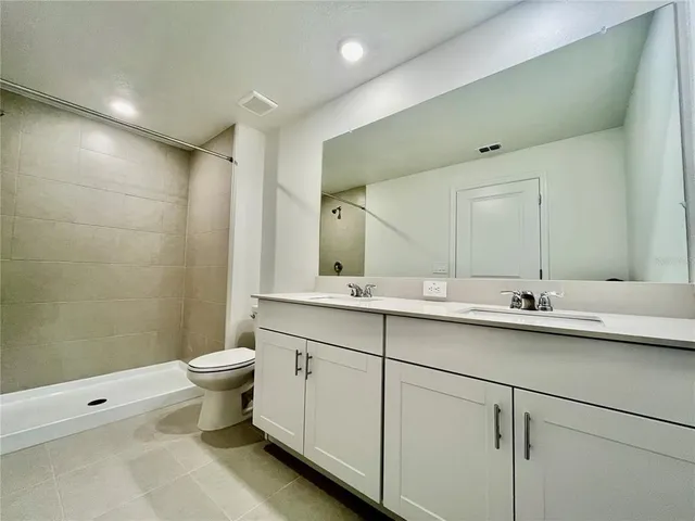 $1,900 | 36113 Risa Michele Street, Zephyrhills, FL 33541