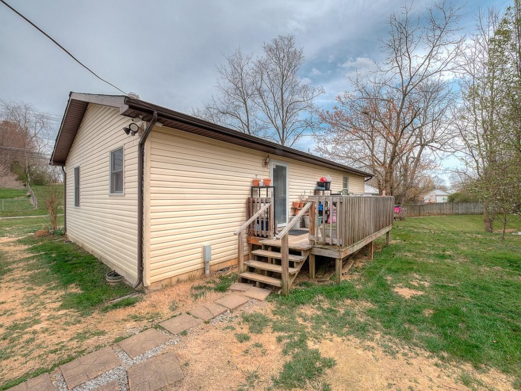 1805 Indian Ridge Road Johnson City, TN 37604 - Photo 3 of 15 Photo 3